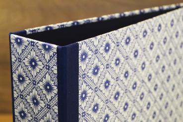 Preview: Büroordner mit blauen Leinenkanten handmade in Germany